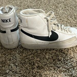 Nike blazers size 5!!
